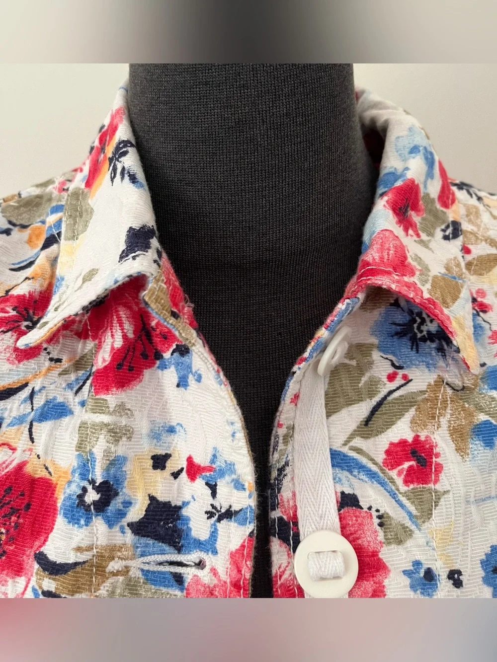 NWOT Koret Floral Button-Front Jacket - White with Red & Blue size 10